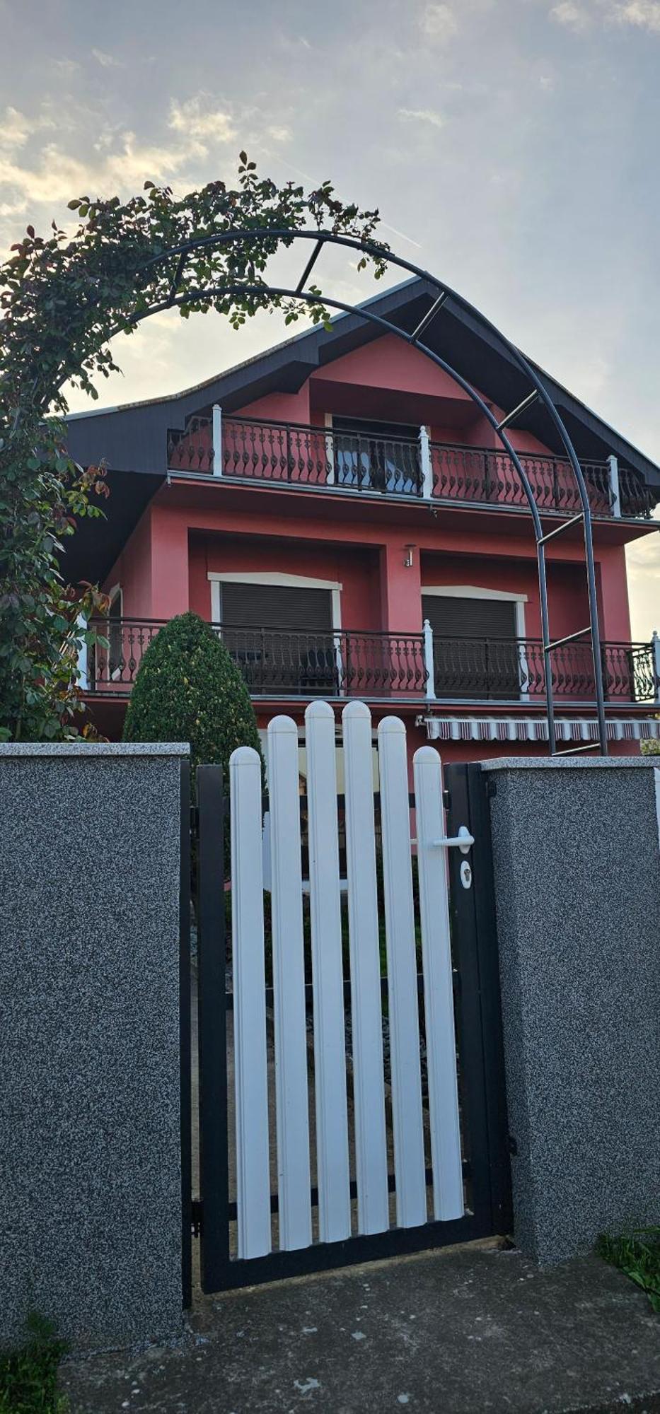 Guest House Lona Golubac Exterior foto